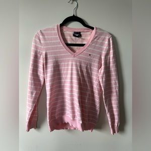TOMMY HILFIGER SIZE MEDIUM SWEATER